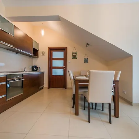 Mw Reja Ii Apartment *